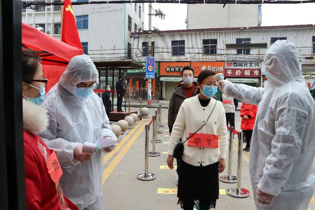 市教育局對南陽一中、南陽五中高三開學(xué)準(zhǔn)備工作開展檢查驗(yàn)收